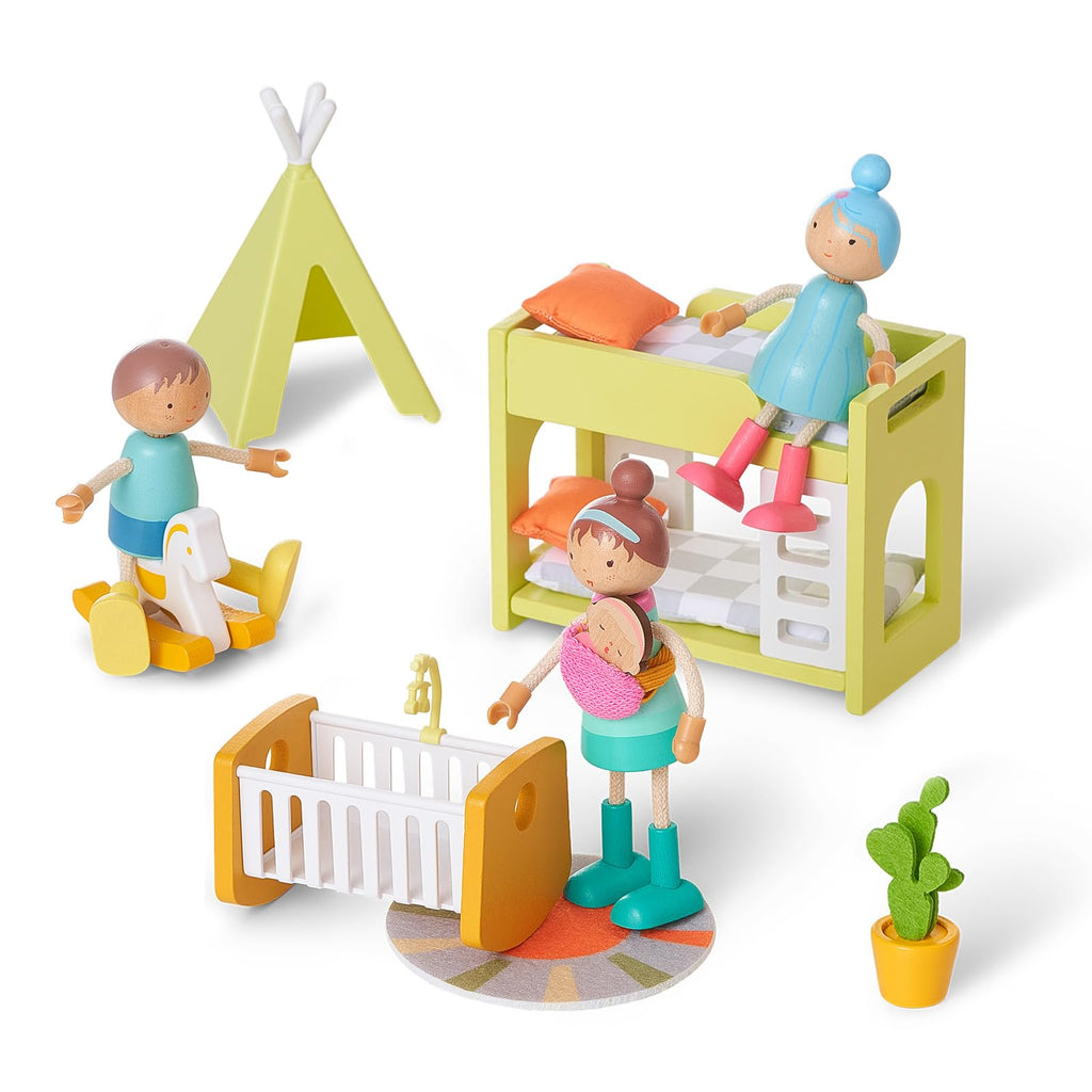 Wooden Family Dolls Set of 7 L511
